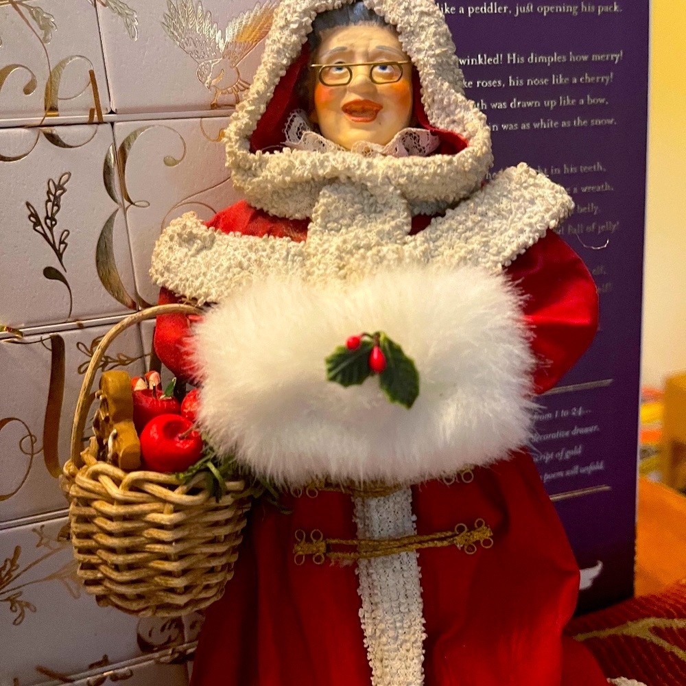 Clothtique Mr and Mrs Santa Claus